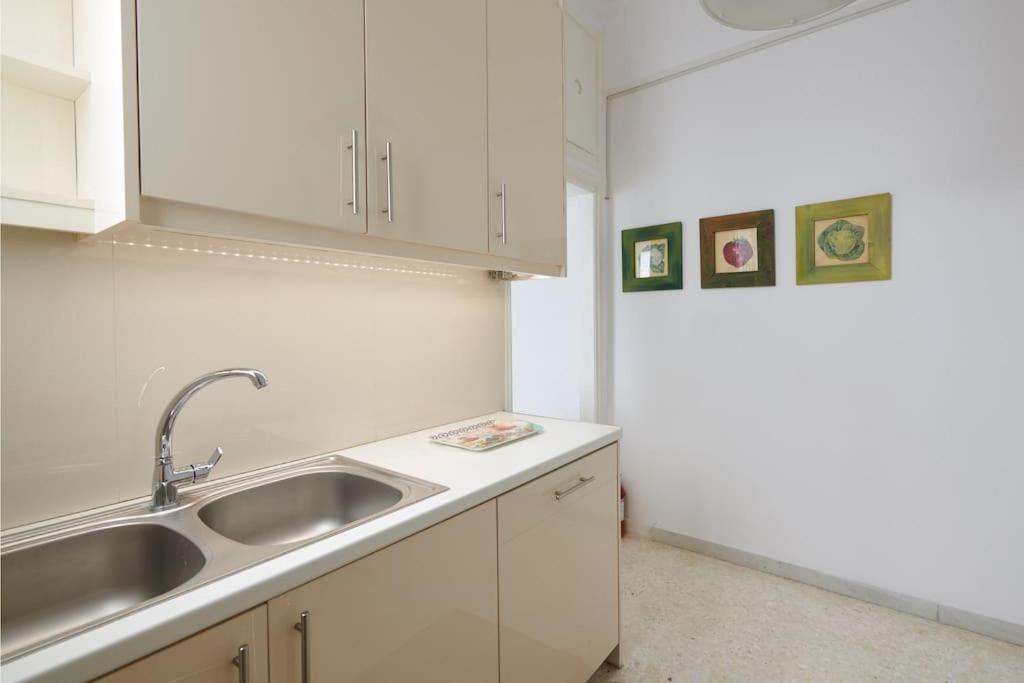 Apartment In The Heart Of The City Athen Exterior foto