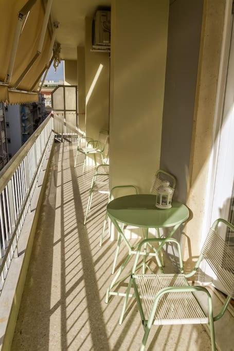 Apartment In The Heart Of The City Athen Exterior foto